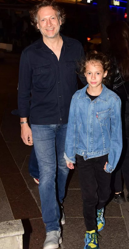 Mirgün Cabas ile oğlu Civan Mert gezmelerde...